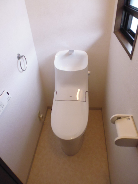 トイレリフォーム　LIXL一体型シャワートイレ アイキャッチ画像